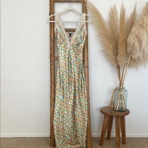 Floral lace V-Neck Maxi Dress